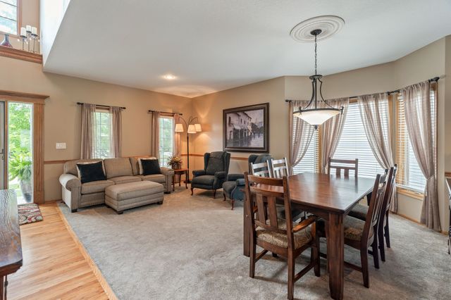 144 56th Street, West Des Moines, IA 50266