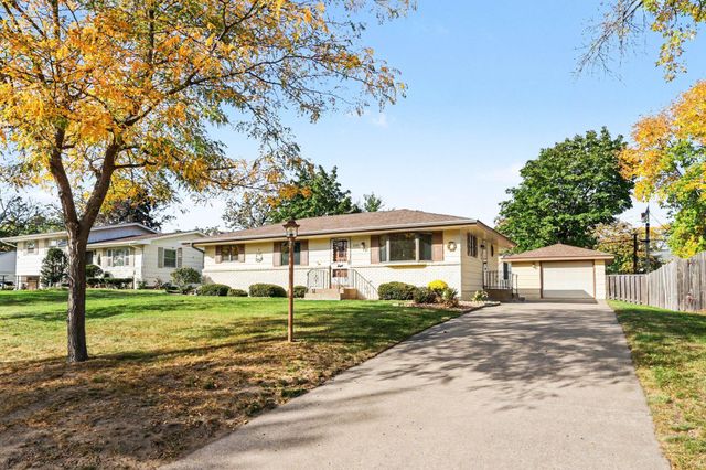 219 104th Lane NW, Coon Rapids, MN 55448