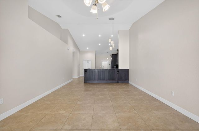 2620 E Aragon Boulevard 3, Sunrise, FL 33313