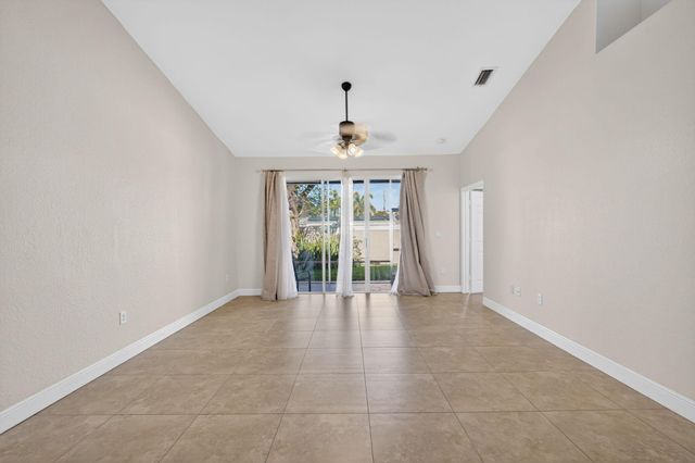 2620 E Aragon Boulevard 3, Sunrise, FL 33313