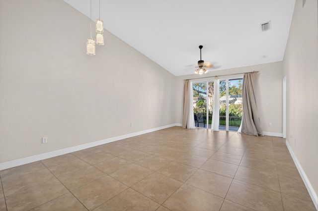 2620 E Aragon Boulevard 3, Sunrise, FL 33313