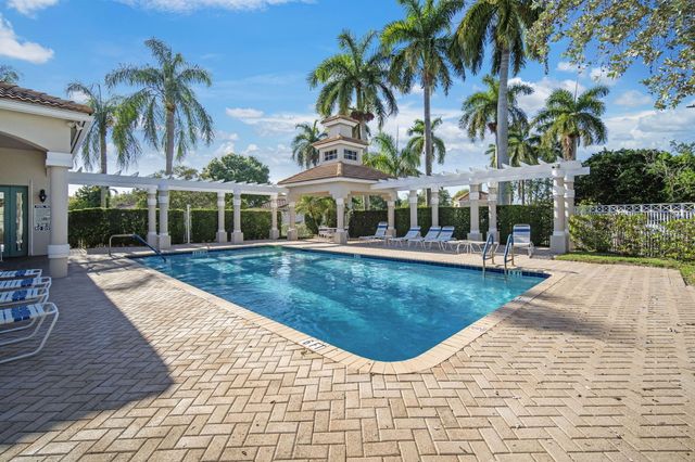 2620 E Aragon Boulevard 3, Sunrise, FL 33313