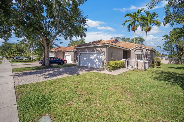 2620 E Aragon Boulevard 3, Sunrise, FL 33313