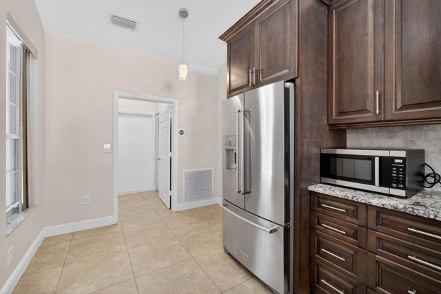 2620 E Aragon Boulevard 3, Sunrise, FL 33313