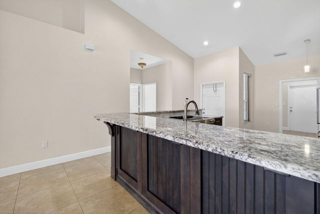 2620 E Aragon Boulevard 3, Sunrise, FL 33313