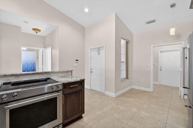 2620 E Aragon Boulevard 3, Sunrise, FL 33313