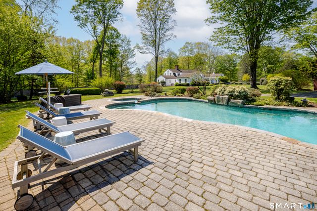 40 Hill Brook Lane, Fairfield, CT 06824