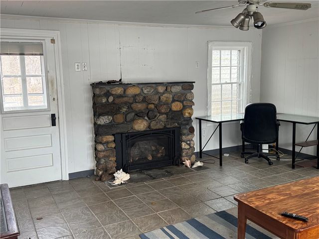 15 Link Street, Warwick, RI 02886