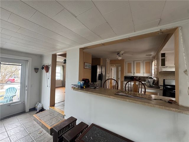 15 Link Street, Warwick, RI 02886