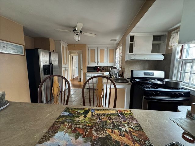 15 Link Street, Warwick, RI 02886