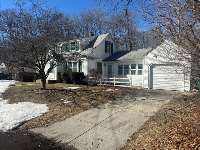 15 Link Street, Warwick, RI 02886