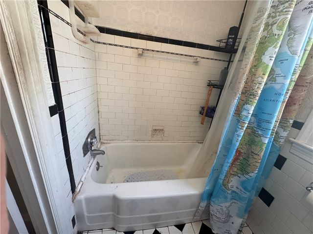 15 Link Street, Warwick, RI 02886