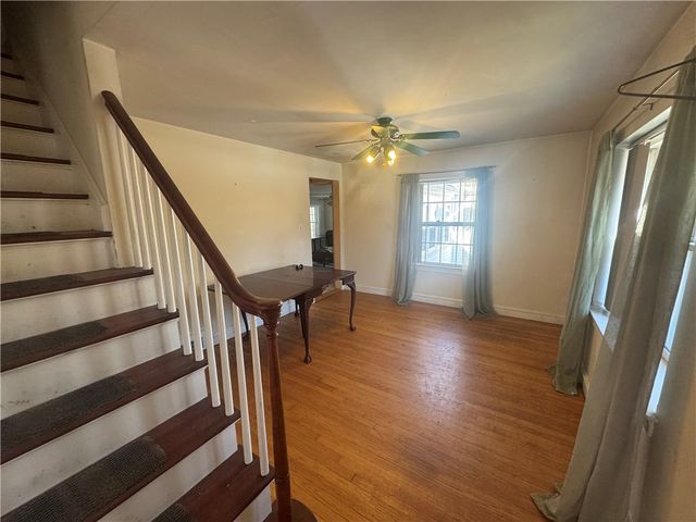 15 Link Street, Warwick, RI 02886