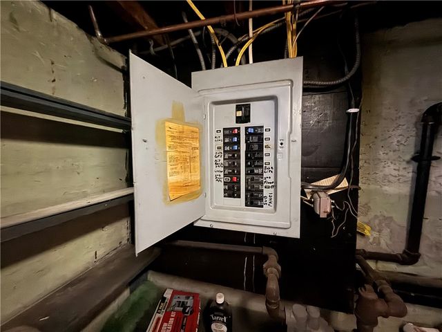 15 Link Street, Warwick, RI 02886