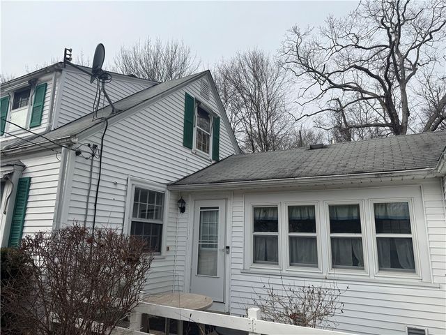 15 Link Street, Warwick, RI 02886