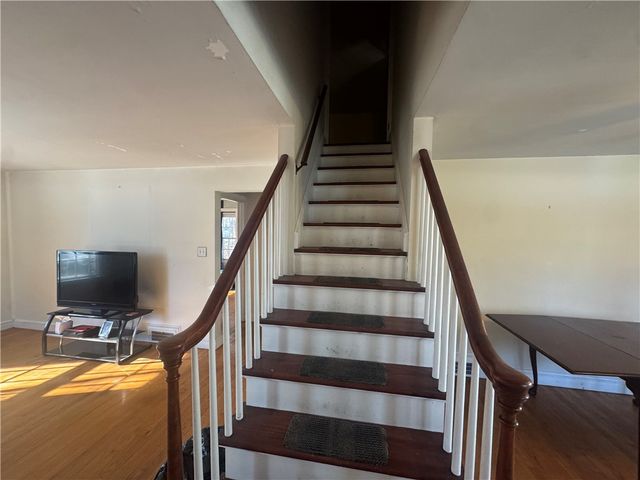 15 Link Street, Warwick, RI 02886