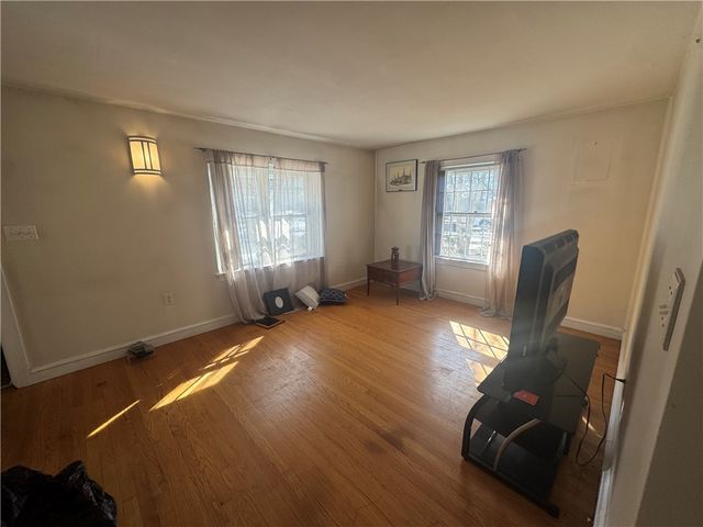 15 Link Street, Warwick, RI 02886