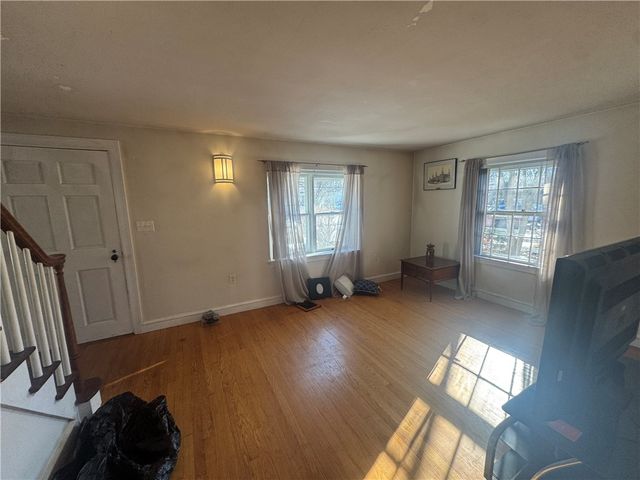 15 Link Street, Warwick, RI 02886