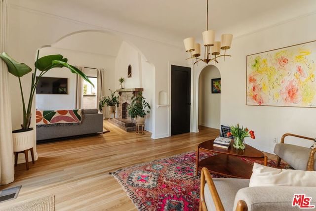 2656 Glendale Boulevard, Los Angeles, CA 90039