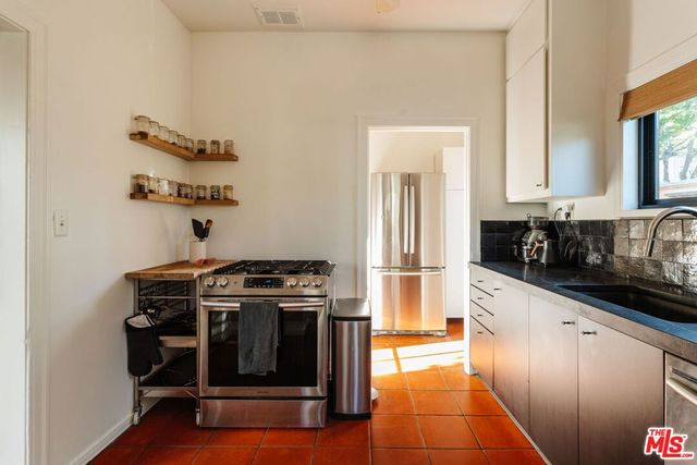 2656 Glendale Boulevard, Los Angeles, CA 90039