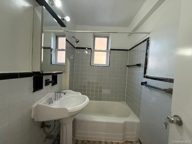 62-59 108 Street 3J, Forest Hills, NY 11375