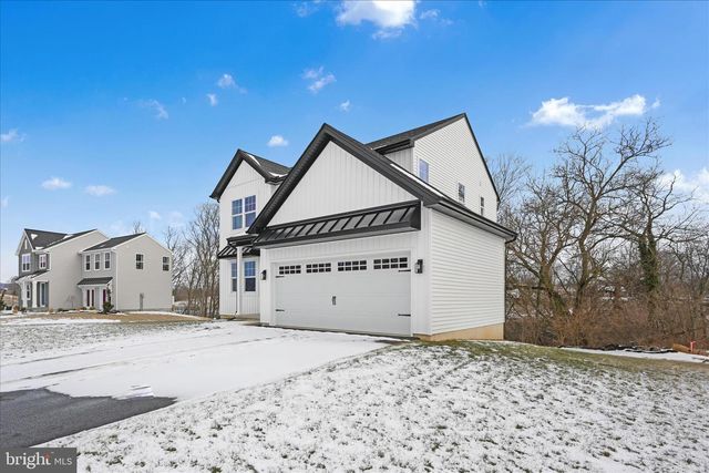 229 PILGRIM DR, Lancaster, PA 17603