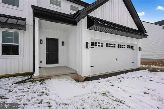 229 PILGRIM DR, Lancaster, PA 17603