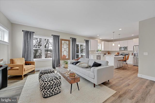 229 PILGRIM DR, Lancaster, PA 17603