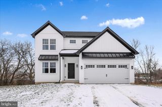 229 PILGRIM DR, Lancaster, PA 17603