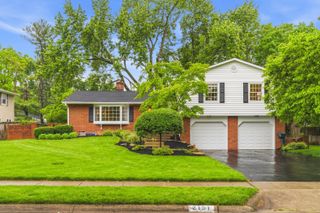 2151 Pinebrook Road, Upper Arlington, OH 43220