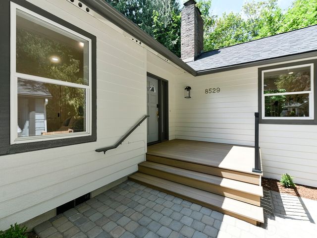 8529 29th Avenue NW, Seattle, WA 98117