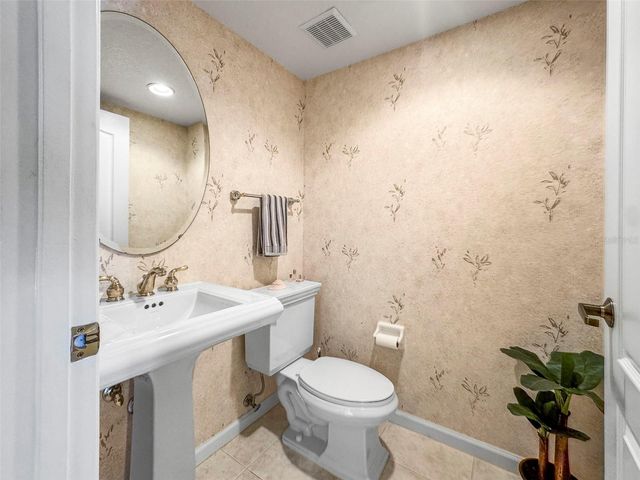 200 121ST AVENUE 103, Treasure Island, FL 33706