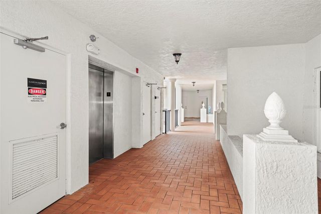 200 121ST AVENUE 103, Treasure Island, FL 33706