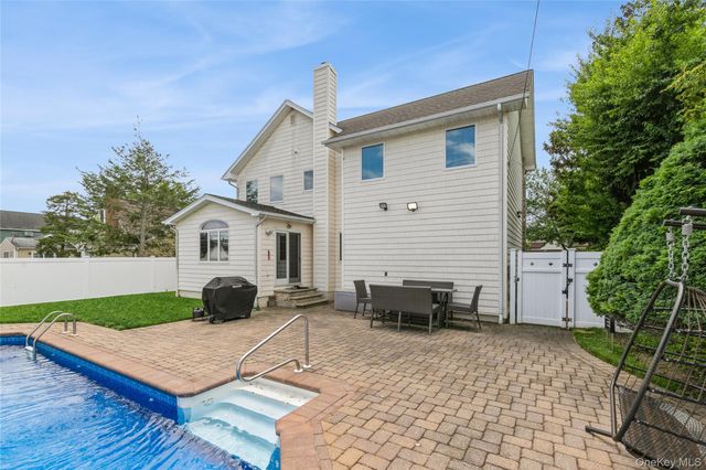 27 Greenlawn Boulevard, Valley Stream, NY 11580