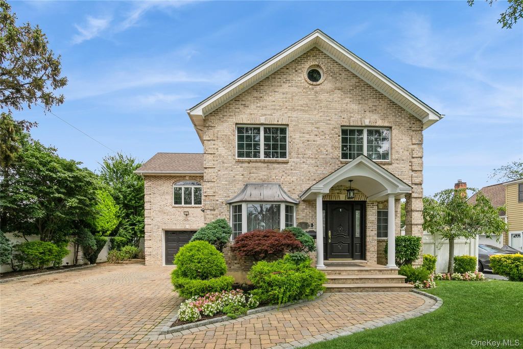 27 Greenlawn Boulevard, Valley Stream, NY 11580 — exterior
