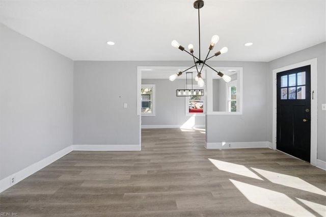 27 Aylwin RD, Portsmouth, VA 23702