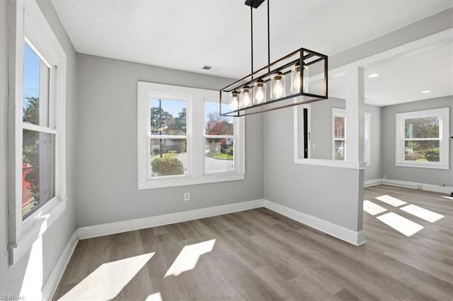 27 Aylwin RD, Portsmouth, VA 23702