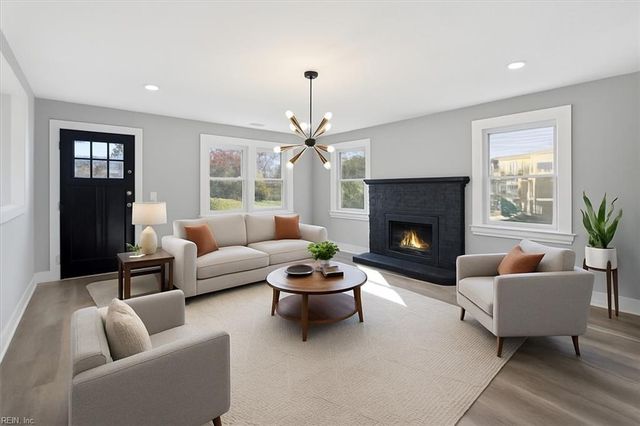 27 Aylwin RD, Portsmouth, VA 23702