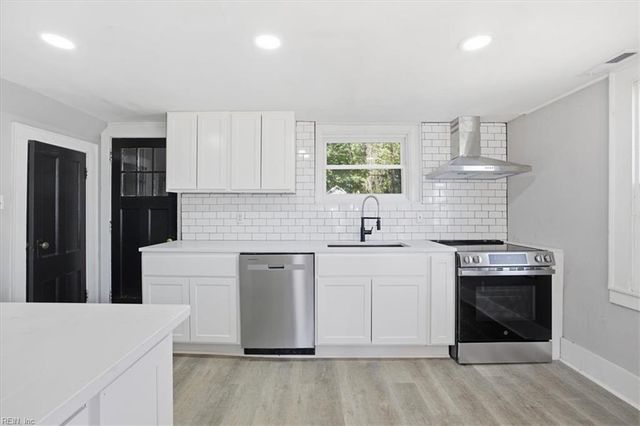 27 Aylwin RD, Portsmouth, VA 23702