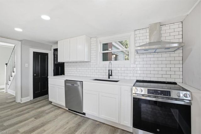 27 Aylwin RD, Portsmouth, VA 23702