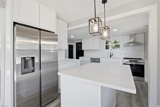 27 Aylwin RD, Portsmouth, VA 23702