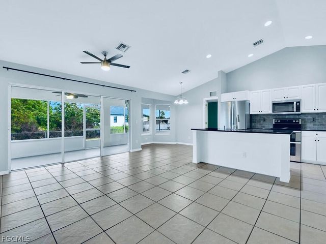 2602 15th ST SW, Lehigh Acres, FL 33976