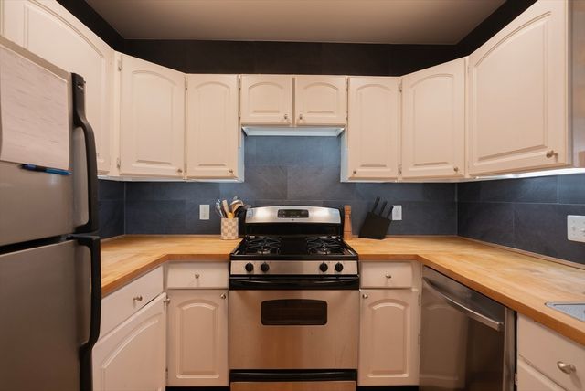 449 West 2nd 2, Boston, MA 02127