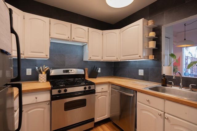 449 West 2nd 2, Boston, MA 02127