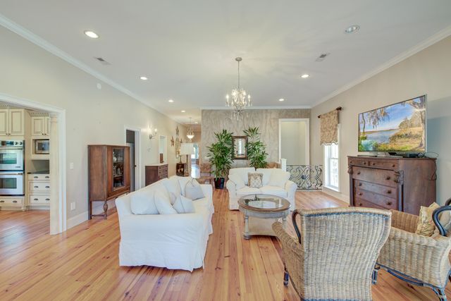 731 York Street, Mount Pleasant, SC 29464