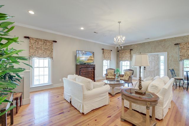 731 York Street, Mount Pleasant, SC 29464