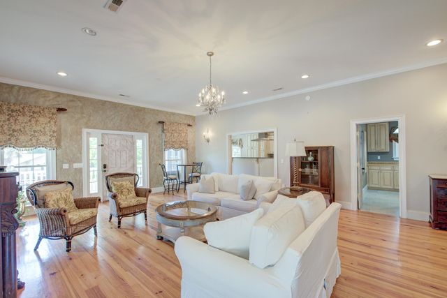 731 York Street, Mount Pleasant, SC 29464