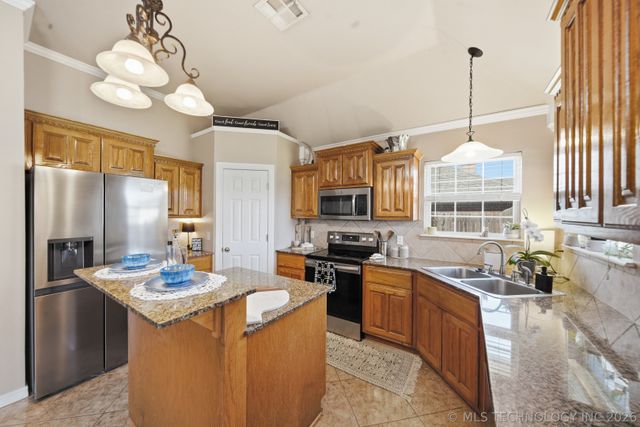 13 Cedar Street, Kiefer, OK 74041