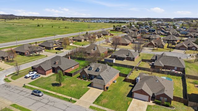 13 Cedar Street, Kiefer, OK 74041