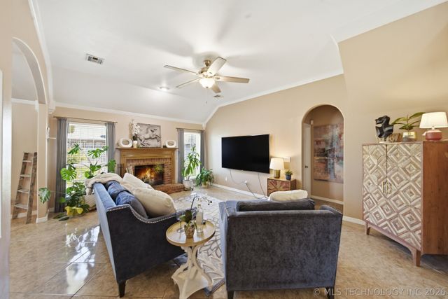 13 Cedar Street, Kiefer, OK 74041